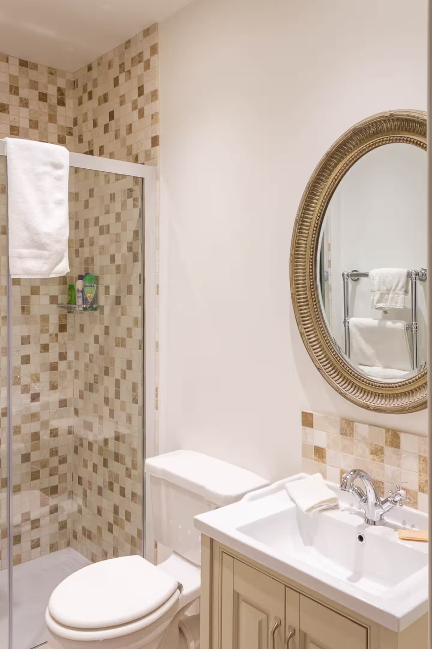The Abbert Room bathroom